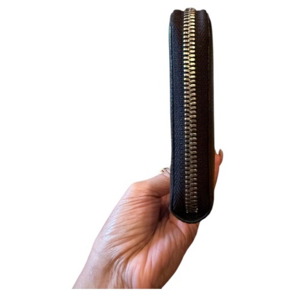 Salvatore Ferragamo Black Leather Zip Wallet | Gancini Logo - Picture 3 of 5
